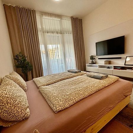 New, Beautiful Apt With Parking In Best Location! Bratislava Exterior foto